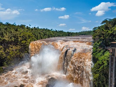 Monday Falls, Paraguay