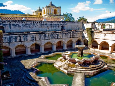 The fountain at La Merced