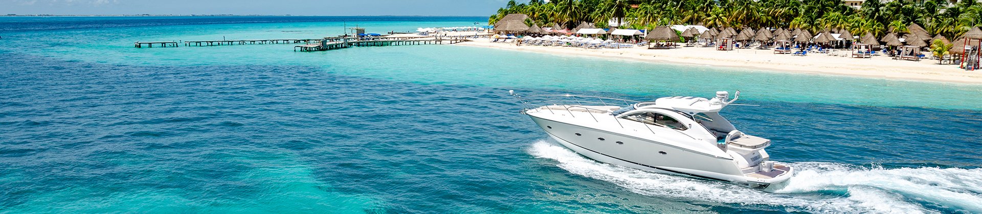 Speedboat in Isla Mujeres